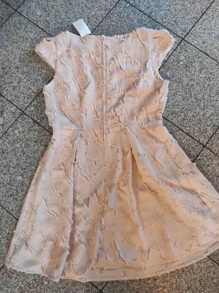 Kleid neu mit Etikett in Wangen im Allgäu