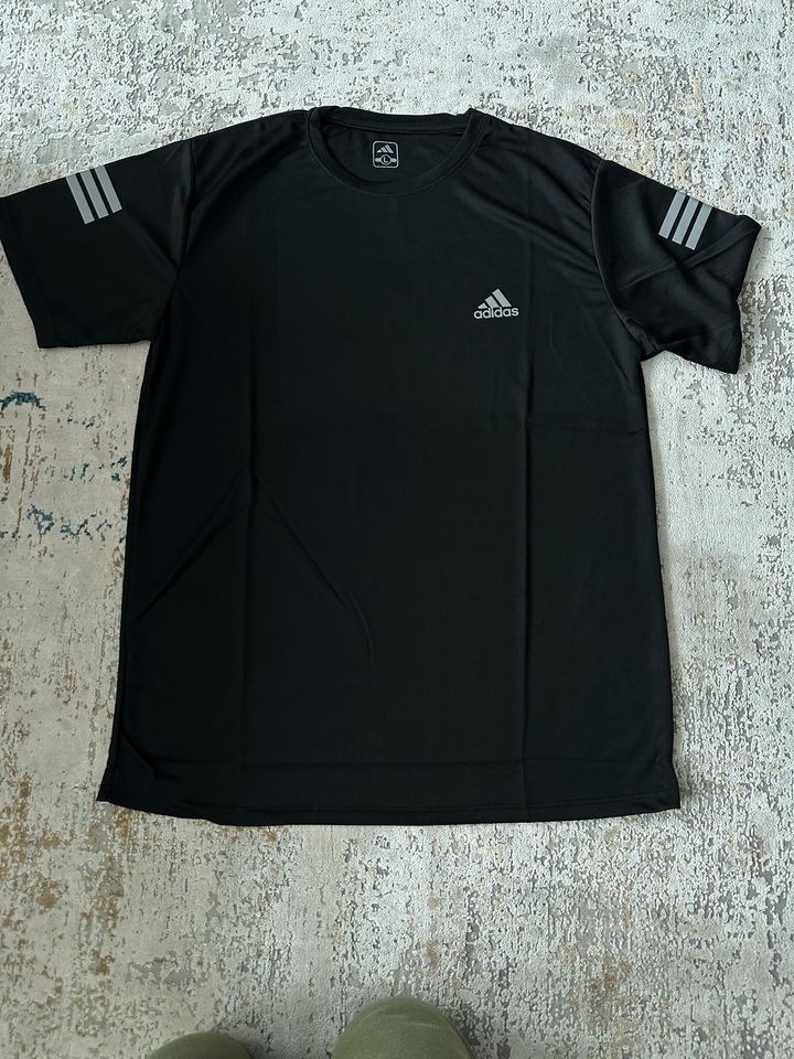 Herren Adidas T-Shirt Neu Unbenutzt Gr:L. in Duisburg
