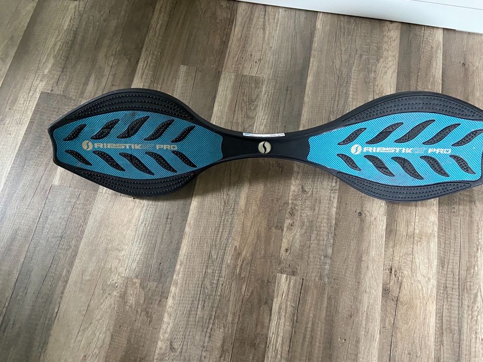 Waveboard blau in Essel (Aller)