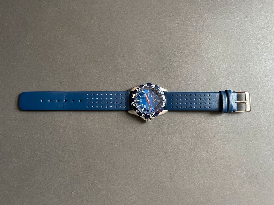 Mercedes-Benz Kinderarmbanduhr Tachymeter, blau in Nidderau