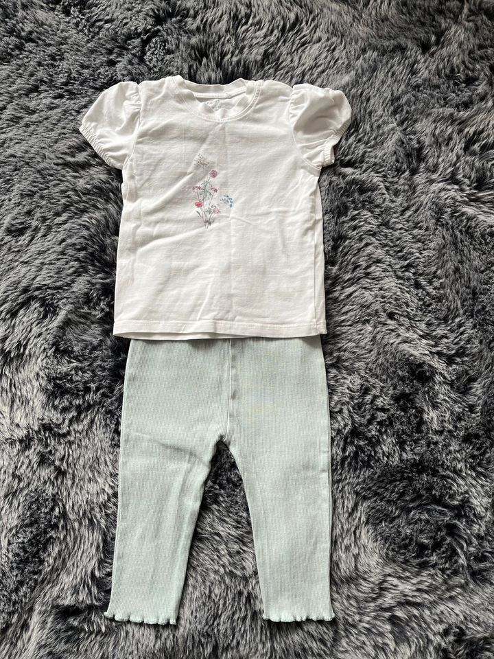 Sommer-Set •T-Shirt •Leggings Rip •Name It •Staccato •Größe 74 in  Nordrhein-Westfalen - Plettenberg | Babykleidung Größe 74 kaufen | eBay  Kleinanzeigen ist jetzt Kleinanzeigen