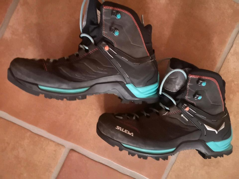 Salewa Wanderschuh in Selters