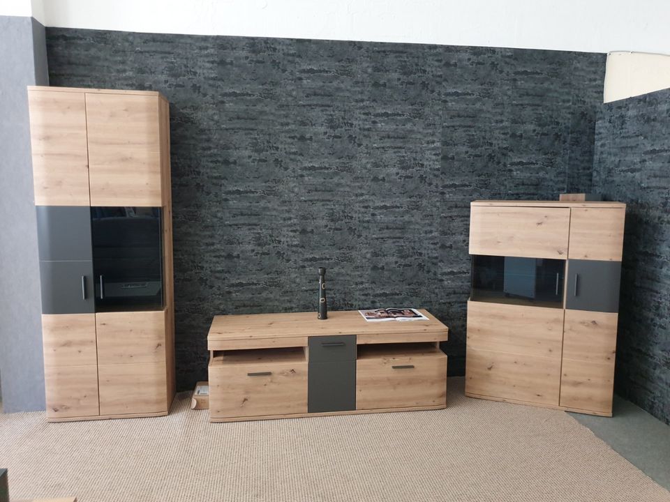 0% FINANZIERUNG NEU - Hochwertige Wohnzimmereinrichtung Vitrine TV Schrank Kommode Sideboard Tisch Couchtisch in Pampow