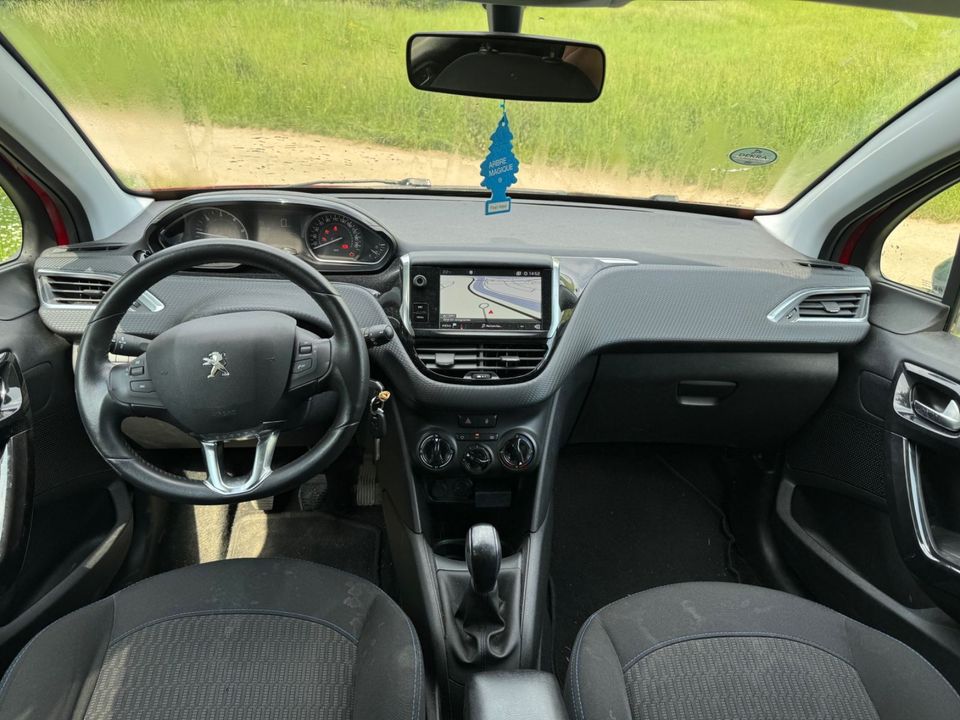 Peugeot 208 BlueHDi 100 Style Navi,Tempo, in Langsur