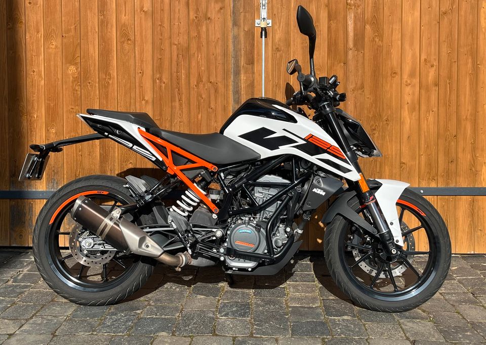 KTM 125 Duke - tiefergelegt in Hohenstein