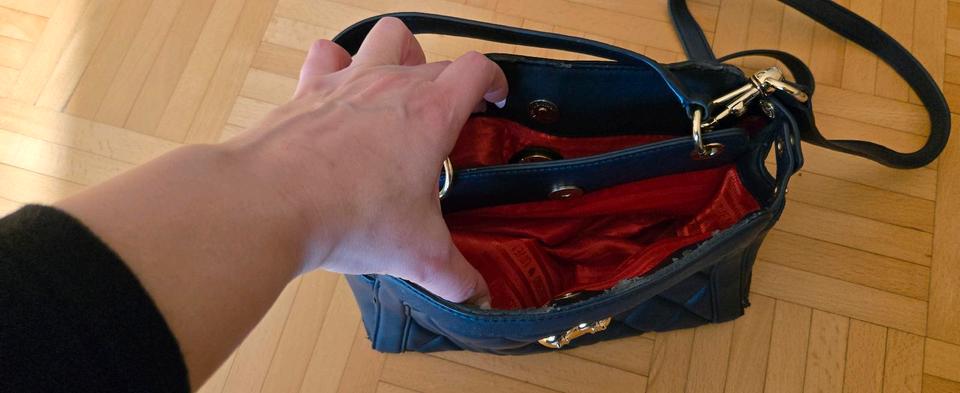 Love Moschino Handtasche Umhängetasche dunkelblau in Roxel