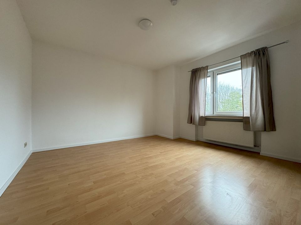 ***WG-Neugründung*** nach Renovierung in Eschborn (5er WG) + 1x Appartment in Eschborn