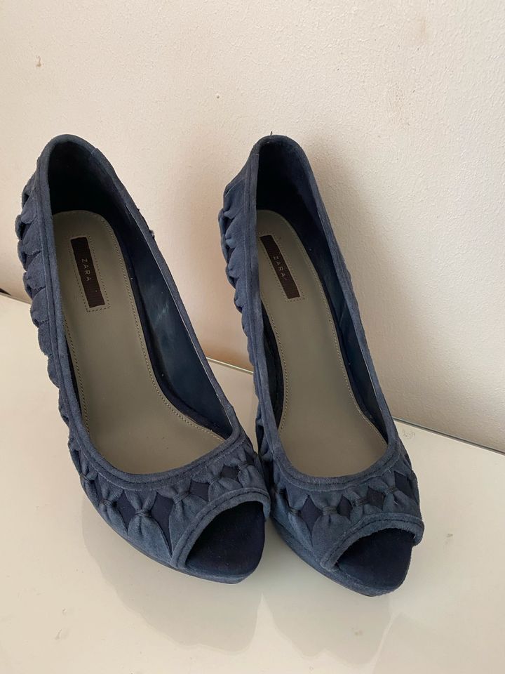 Zara Pumps Peeptoes Blau Leder Wildleder Gr. 38 in Hamburg