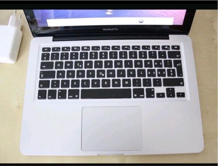 MacBook 13pro 2012 GB 512 hat keine Probleme perfekt funktioniert in Weil am Rhein