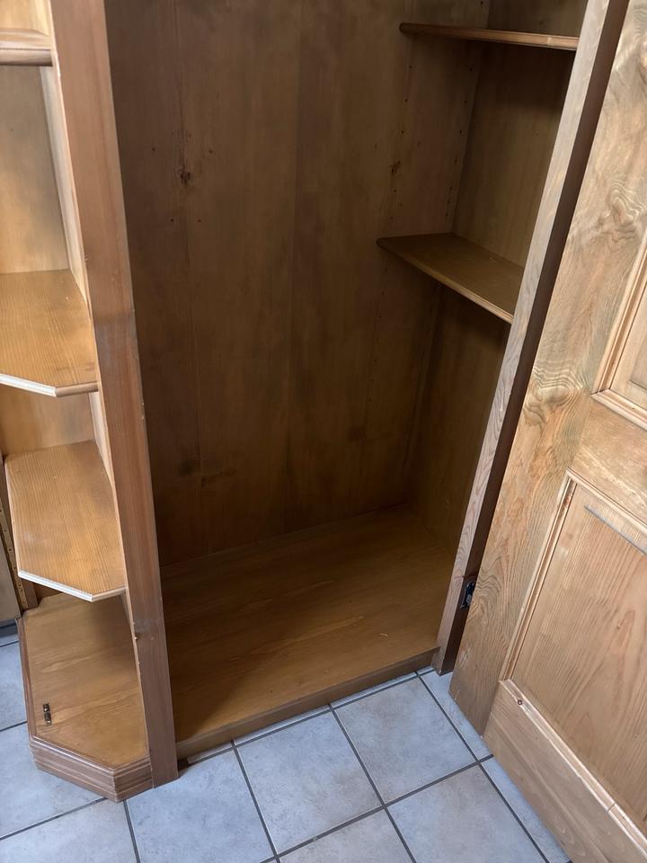Bauernschrank vom Schreiner in Bogen Niederbay