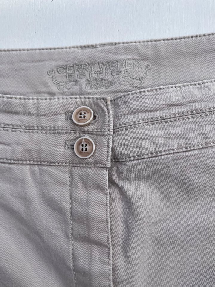 Gerry Weber Edition Chino Paris, Gr. 46, beige, neuwertig in Grevenbroich