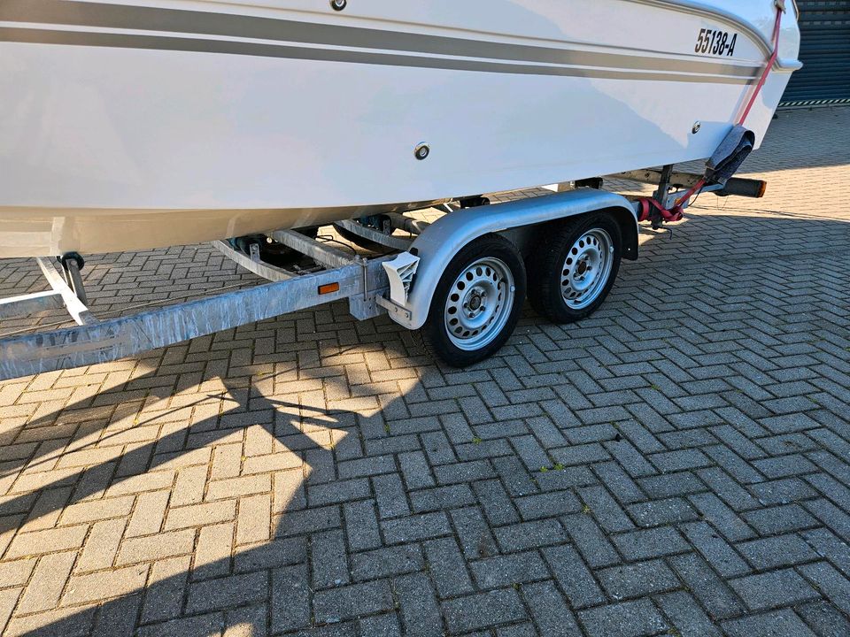 KAJÜTBOOT KOMPLETT DRAGO 660 S MOTOR TRAILER in Gadebusch