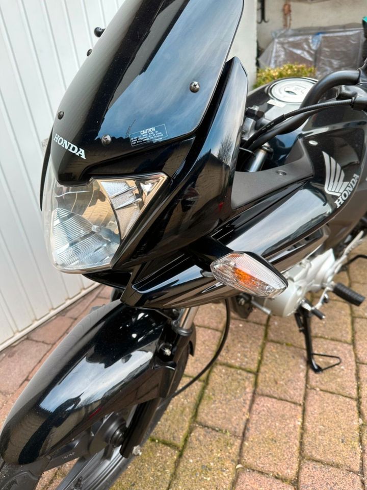 Honda CBF 125 M schwarz - 9.738km - neuer TÜV in Rodgau