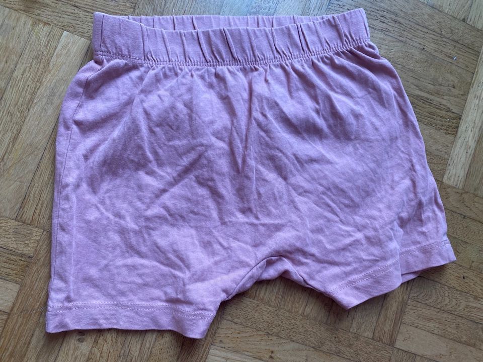 Schicke Shorts Gr. 86 wie neu in Bonn