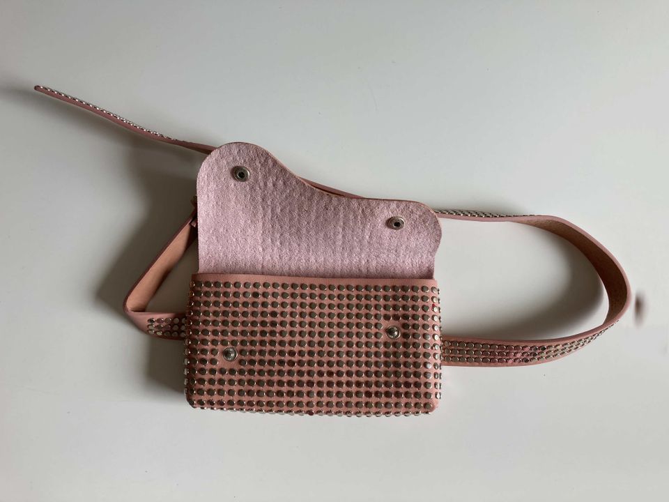 Vimoda Paris Bauchtasche Rosa Gürteltasche basic silber Nieten in Hamburg