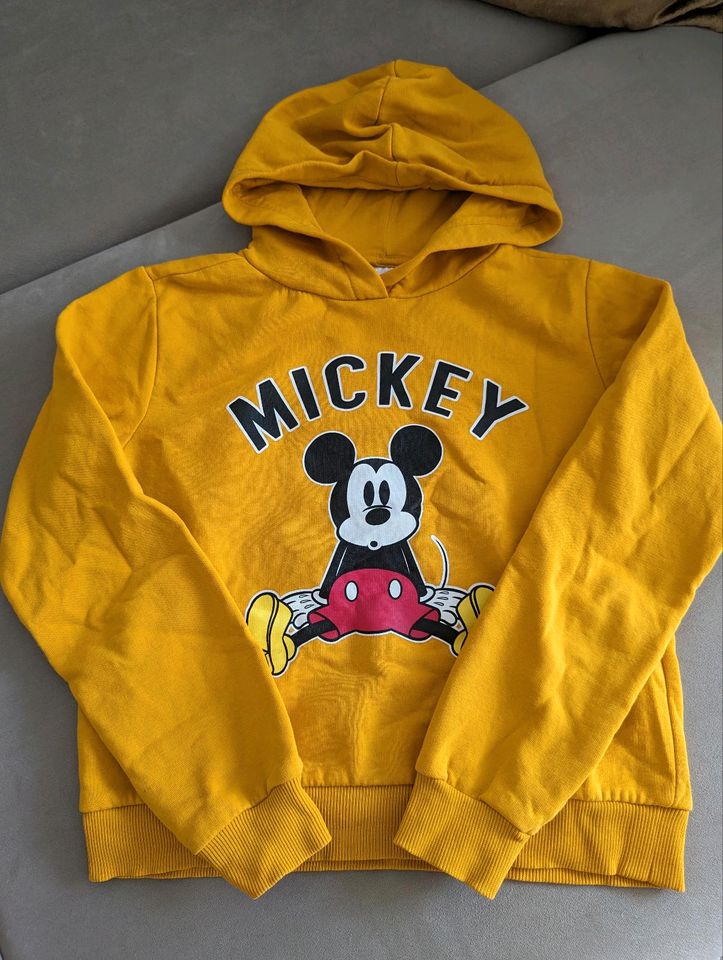 Disney Pulli Mickey Mouse Maus gelb Gr. 146/152 in Hennigsdorf