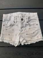 Kurze Hose / Jeans von H&M Gr. 116 Niedersachsen - Hambühren Vorschau