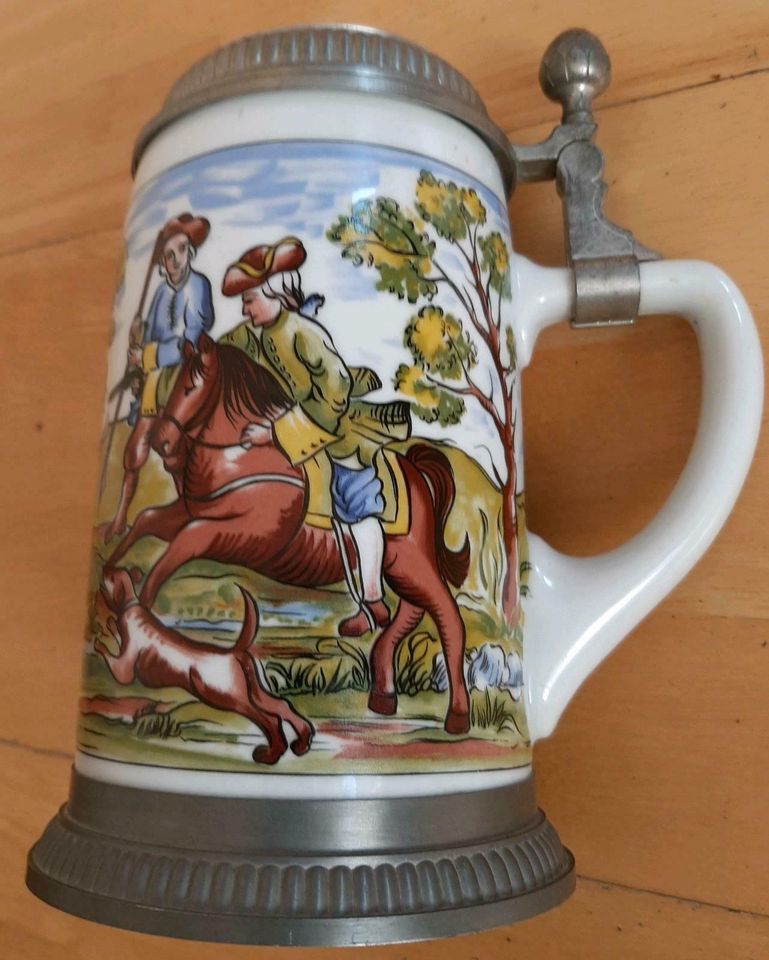 Bierkrug m. Zinndeckel u. Zinnfuss, Steinzeit Bembel in Kriftel