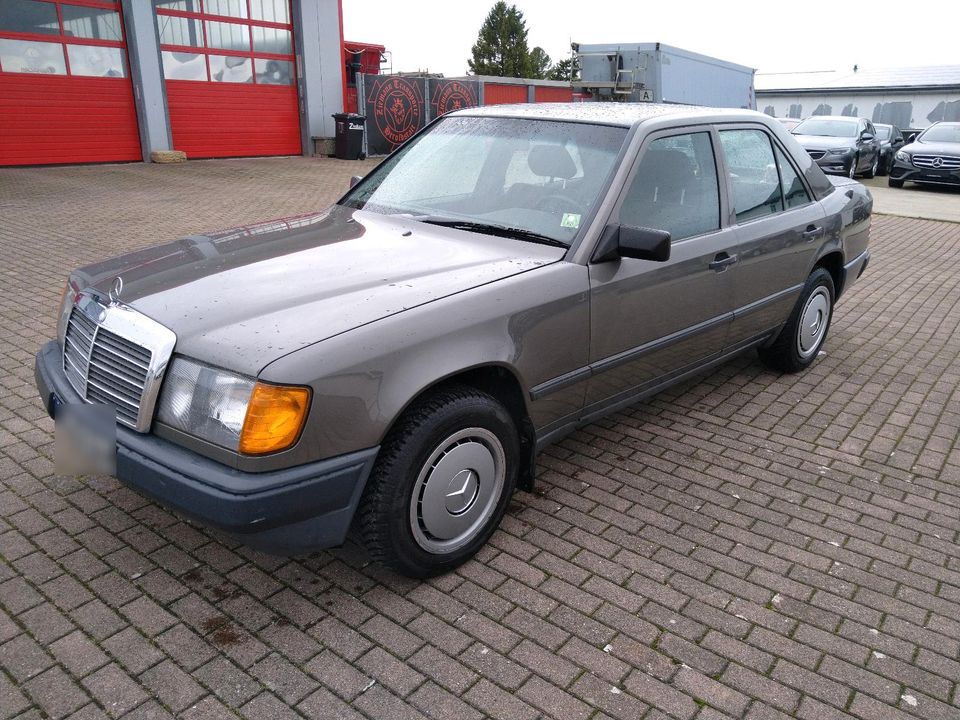 Mercedes w124 300Turbodiesel 4Matic in Heroldstatt