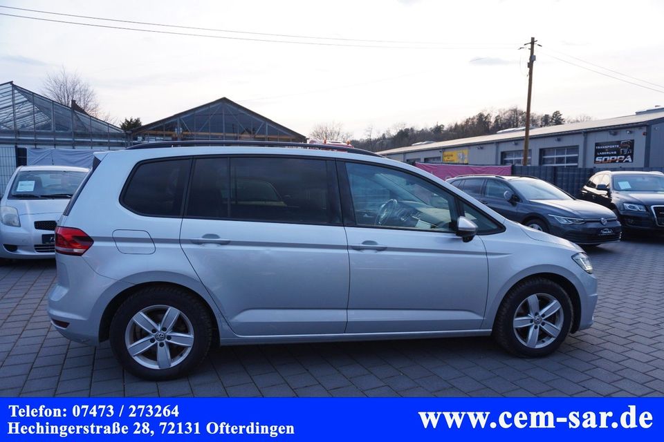 Volkswagen Touran Comfortline *Rückfahrkamera*Panorama*1.H* in Ofterdingen