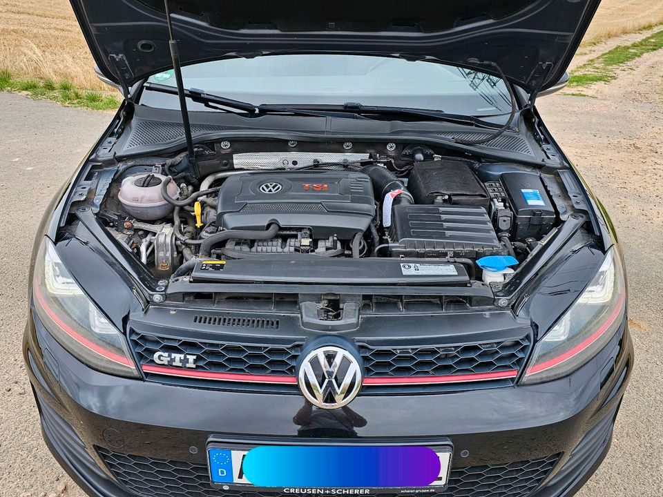 VW Golf 7 GTI 2,0l TSI 220PS DCC 8-fach Bereift in Wöllstein