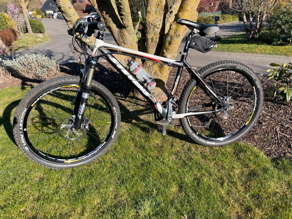 Stevens Juke Team 26Zoll RH 18 Herrenbike in weiß 27 Gang in Melbeck