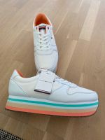 Tommy Hilfiger Sneaker Plateau Glitzer NEU weiss 42 Köln - Köln Dellbrück Vorschau