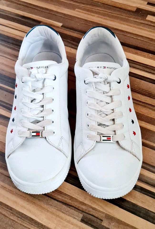 TOMMY HILFIGER SNEAKER GR. 38 WEISS in Korbach