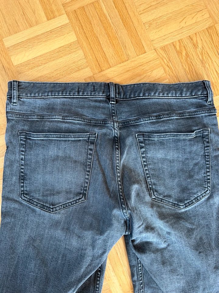 H&M Shorts Jeans Gr. XL grau in Hildesheim