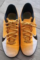 Fussballhallenschuhe , Nike, Orange Größe  40.5 Dresden - Blasewitz Vorschau