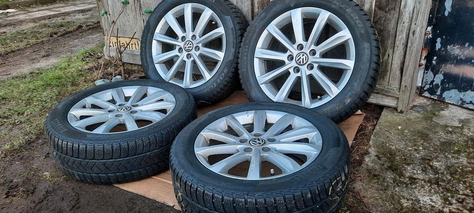 Winterräder VW Passat 3G B8 Beetle 5C 215/55R17 Reifen 3G0601025C in Pronstorf