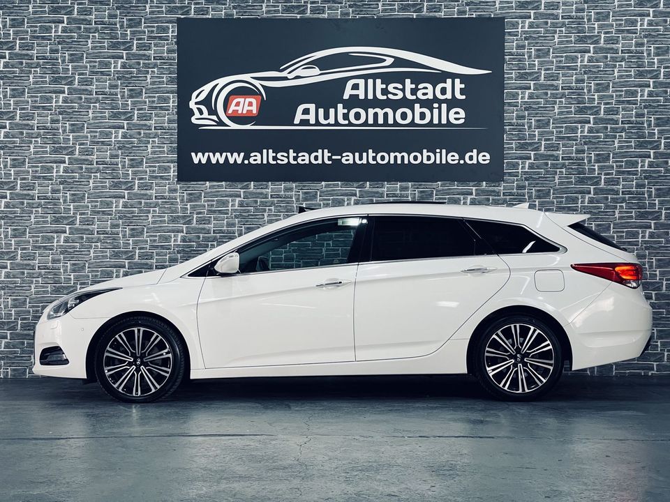 Hyundai i40 BIXENON-PANO-KEYL-MEMO-KAME-SITZBEL-INFINITY in Hanau