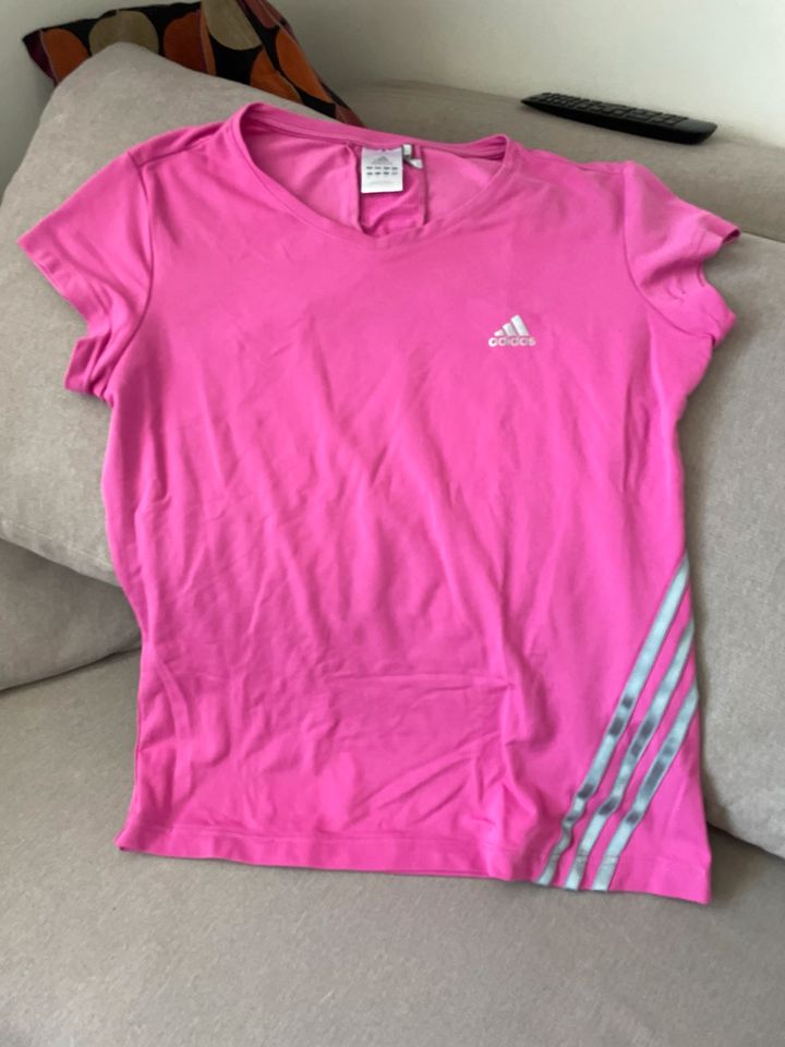 Adidas Sportshirt Gr. 42 in Potsdam