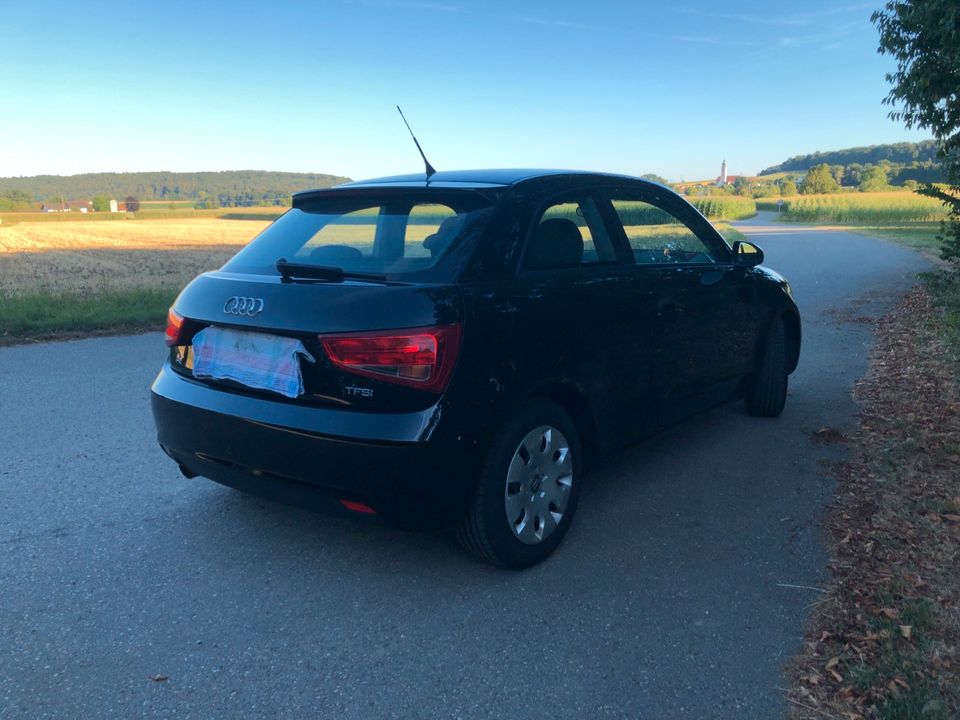 Audi A1, 1.2 TSFI Attraction// BJ 2011 // 142.000 km //  86 PS in Mehring