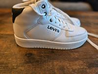 Weiße hohe levi's Schuhe /Basketball Schuh gr. 36 Berlin - Köpenick Vorschau