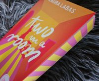 Laura Labas - TWO IN A ROOM - New Adult - signiert + Farbschnitt Bayern - Freising Vorschau