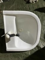 Waschbecken / Handwaschbecken inkl. Amatur/ Wasserhahn Niedersachsen - Wedemark Vorschau
