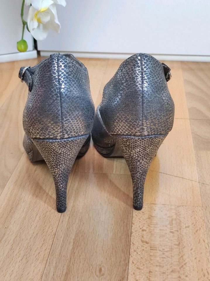 Top! Festliche Tamaris High Heel Stiletto Pumps 40 Silber Vintage in Übach-Palenberg