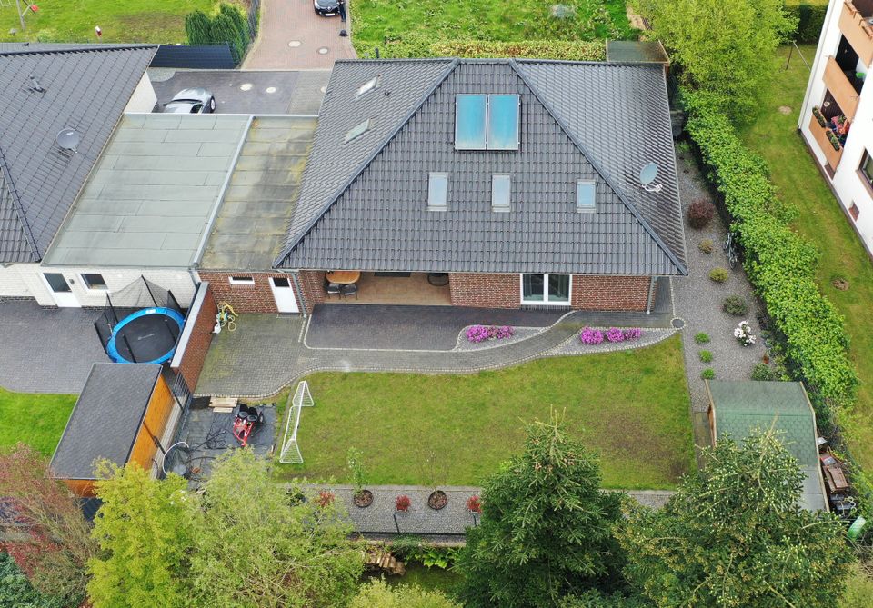 Preis gesenkt! Großes Einfamilienhaus | Energie B in Delmenhorst