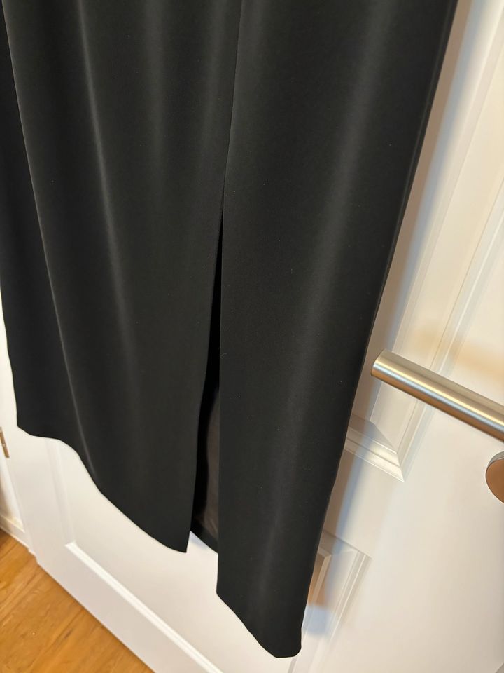 Schwarzes Kleid Vera Mont Damen 40 in Dötlingen