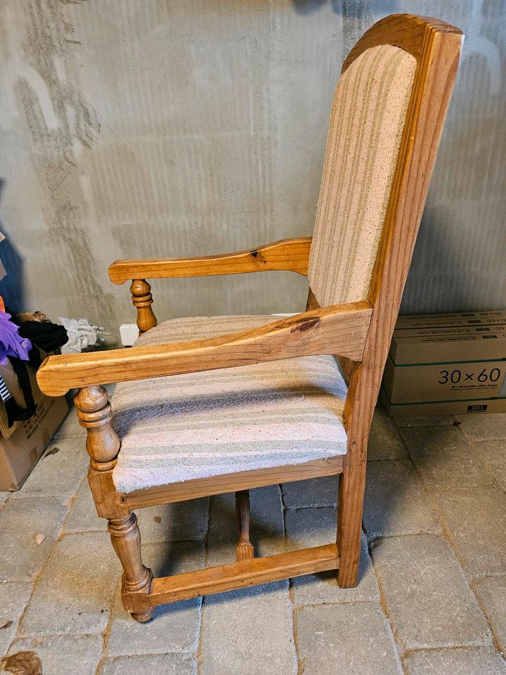 Alte shabby antik Holz Stühle zu verkaufen in Wolfen