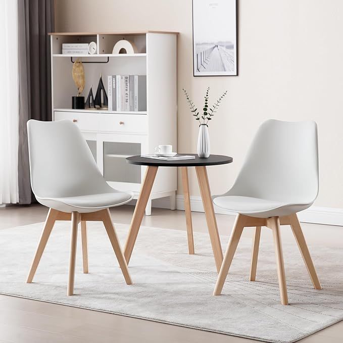 2 neue Esszimmer- und Küchenstühle aus Holz und Weiß in Berlin