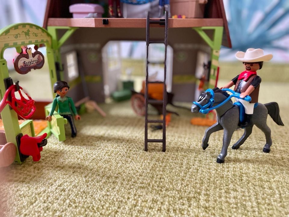 Playmobil 70118 Spirit Haus Wild und Frei in Bickenriede