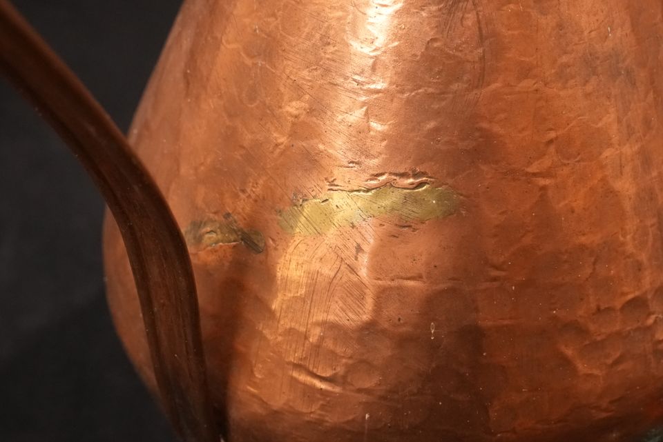Große Kupferkanne Hammerschlag Handarbeit Antiquität in Karlstadt