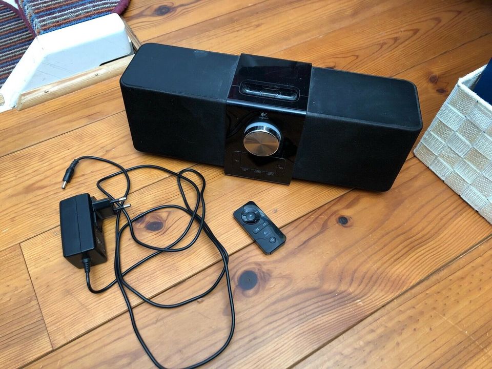 Musikbox mit Handy Adapter von Logitech in Valwig