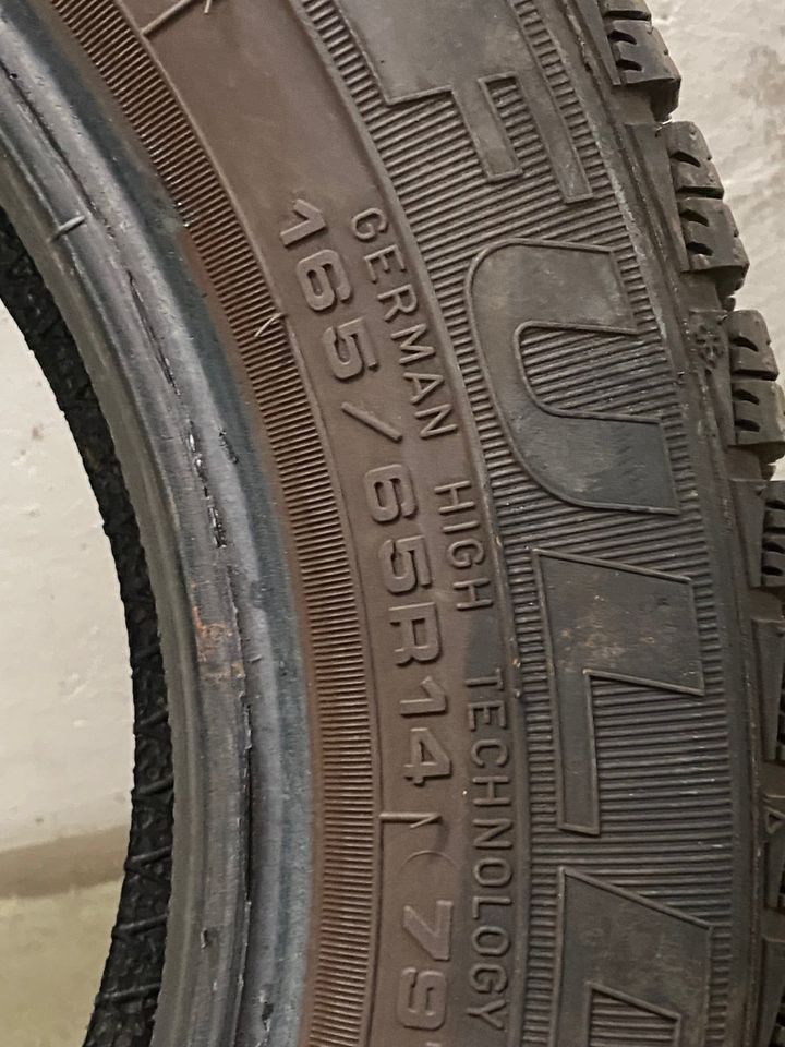 4 X 165/65R14 79T FULDA WINTERREIFEN + 1 X PIRELLI SPARE TYRE in München