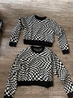 2x Cropped Pullover schwarz weiß Größe L Hessen - Dreieich Vorschau