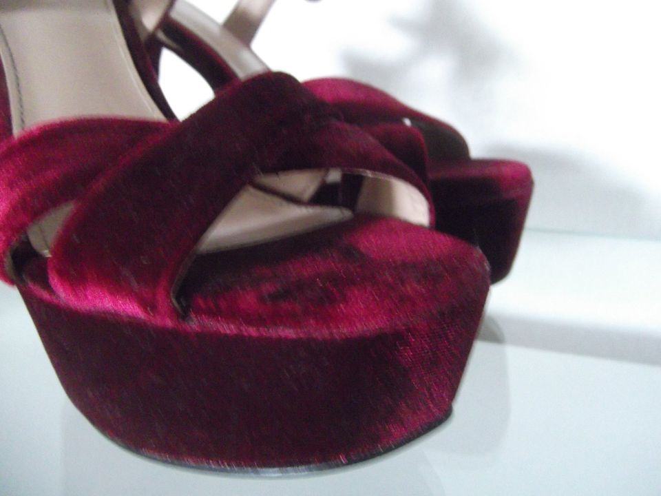 Plateau Samt High Heels Sandalen Pumps rot dunkelrot Gr 39 in Berlin