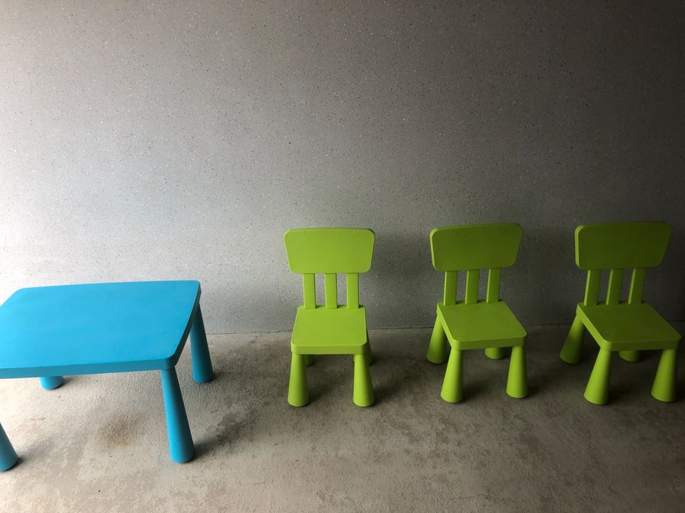 Ikea Mammut Kindertisch und 3 Stühle in Schopfheim
