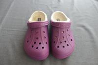 Crocs mit Fell Lila Gr. 38 M 6 W 8 Baden-Württemberg - Nürtingen Vorschau